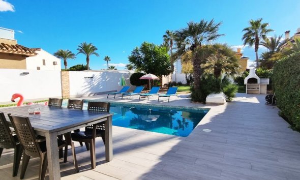 Resale - Villa - Orihuela Costa - Playa Flamenca