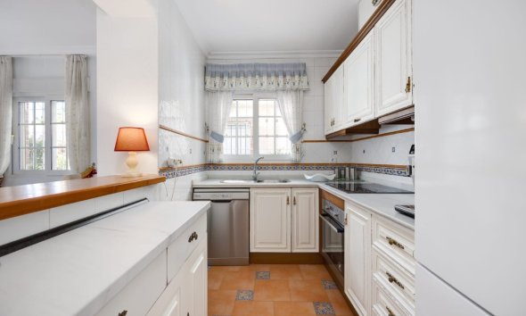 Resale - Villa - Orihuela Costa - La Zenia