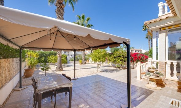 Resale - Villa - Orihuela Costa - La Zenia