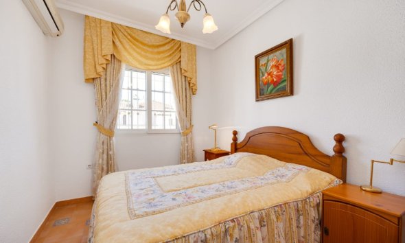 Resale - Villa - Orihuela Costa - La Zenia