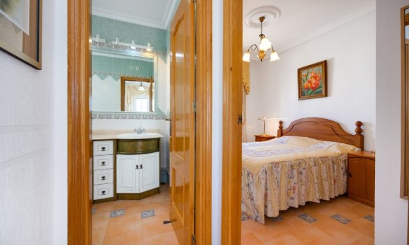 Resale - Villa - Orihuela Costa - La Zenia