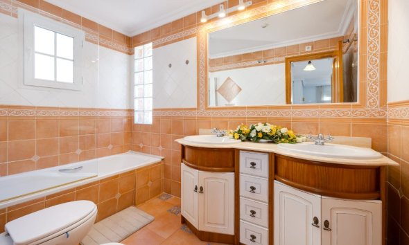 Resale - Villa - Orihuela Costa - La Zenia