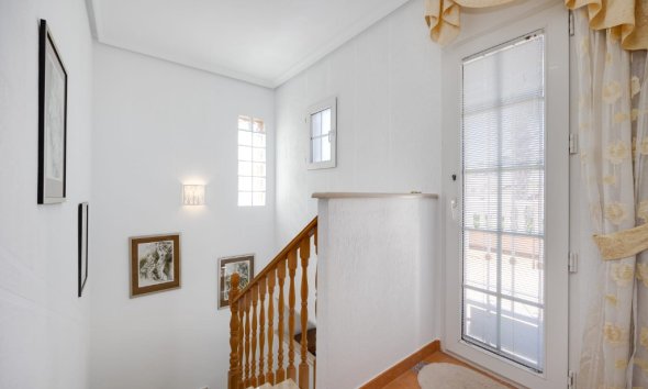 Resale - Villa - Orihuela Costa - La Zenia