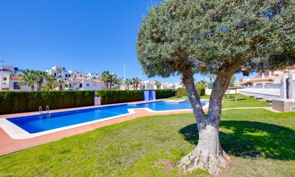 Resale - Villa - Orihuela Costa - La Zenia