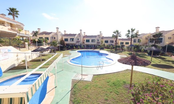 Resale - Terraced house / Townhouse - Orihuela Costa - Campoamor