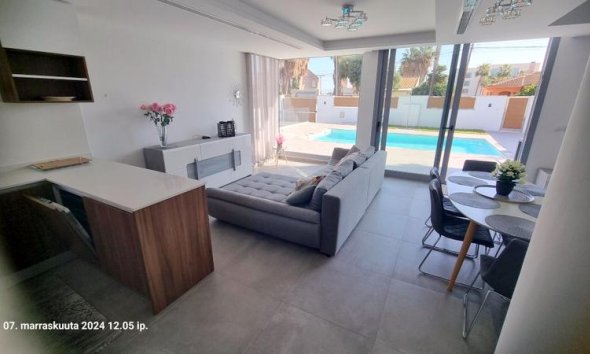 Resale - Villa - Torrevieja - Los Balcones