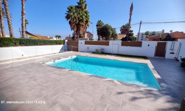 Resale - Villa - Torrevieja - Los Balcones