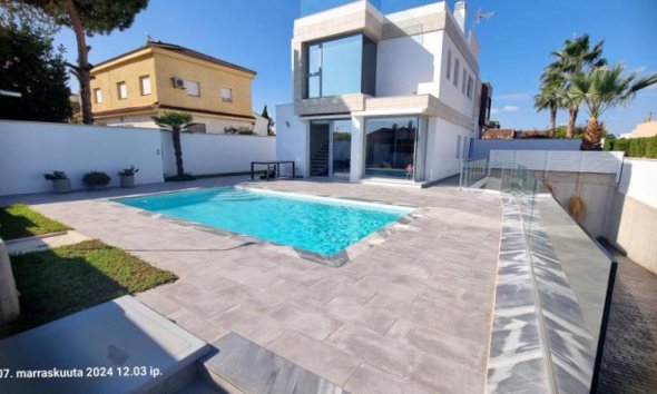 Resale - Villa - Torrevieja - Los Balcones