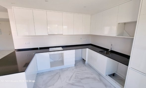 Resale - Apartment - Orihuela Costa - Villamartin