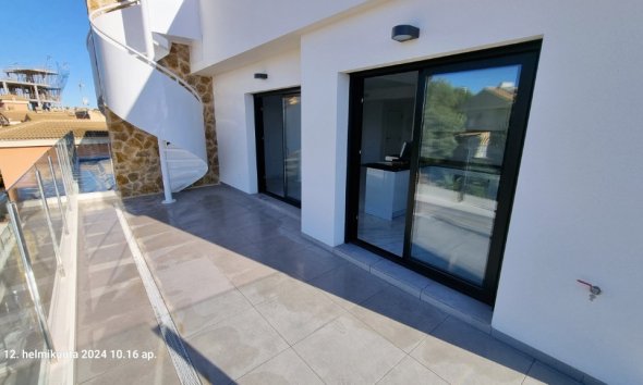 Resale - Apartment - Orihuela Costa - Villamartin