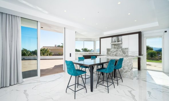 Resale - Villa - Altea