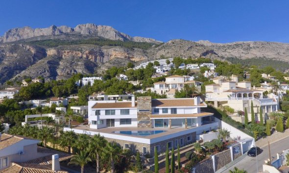 Resale - Villa - Altea