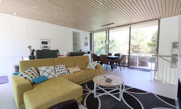 Resale - Villa - Las Colinas - Las Colinas Golf