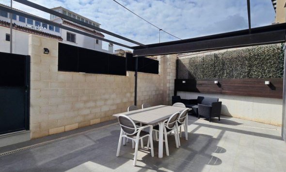 Resale - Villa - Orihuela Costa - Villamartín