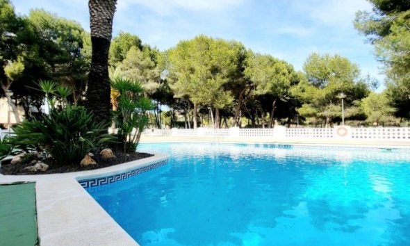 Resale - Apartment - Orihuela Costa - Dehesa De Campoamor