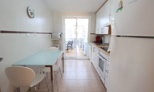 Resale - Apartment - Orihuela Costa - Campoamor