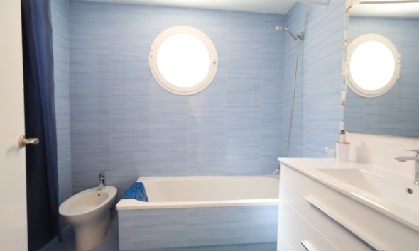 Resale - Apartment - Orihuela Costa - Campoamor