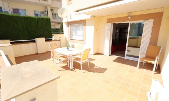 Resale - Apartment - Orihuela Costa - Campoamor