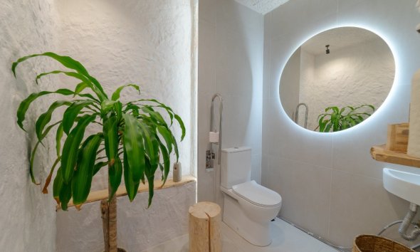 Resale - Commercial premises / Commercial unit / Retail space - Alicante - Center