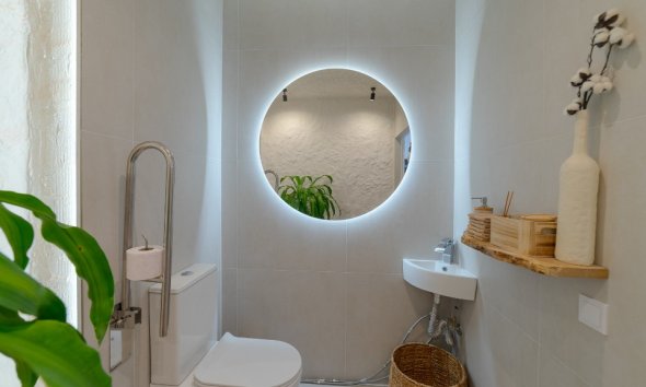 Resale - Commercial premises / Commercial unit / Retail space - Alicante - Center