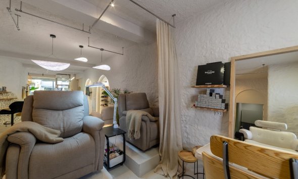 Resale - Commercial premises / Commercial unit / Retail space - Alicante - Center