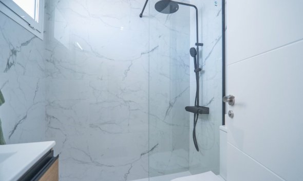 Resale - Apartment - Torrevieja - La Veleta