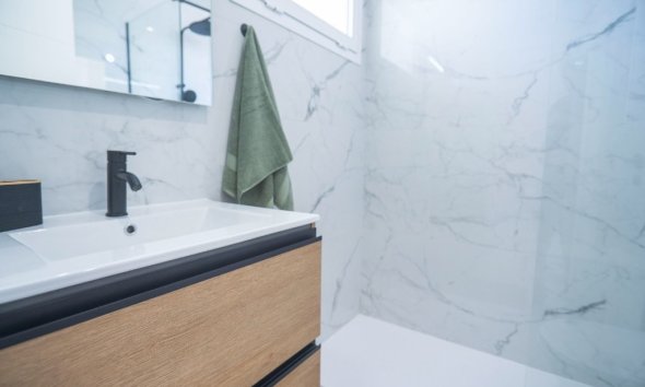 Resale - Apartment - Torrevieja - La Veleta