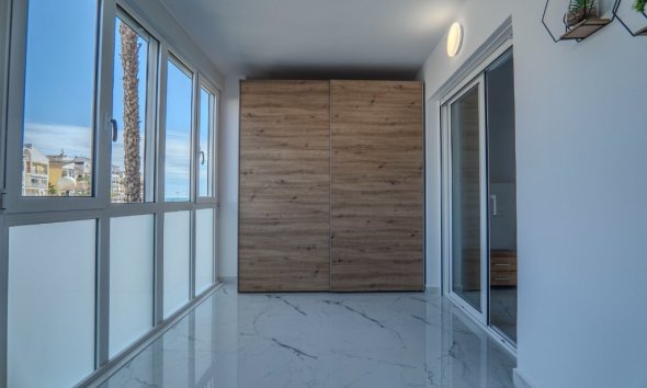 Resale - Apartment - Torrevieja - La Veleta