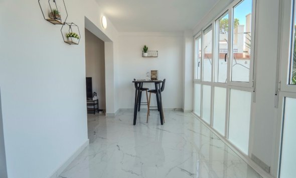 Resale - Apartment - Torrevieja - La Veleta