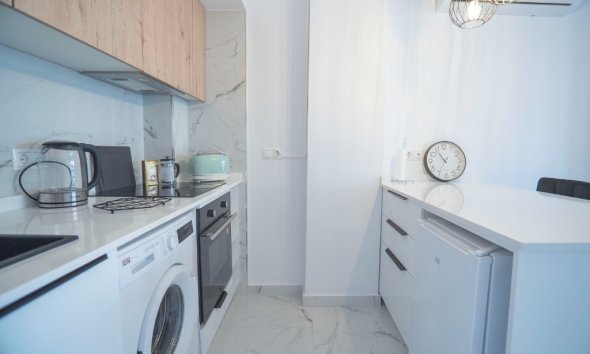 Resale - Apartment - Torrevieja - La Veleta