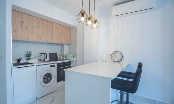 Resale - Apartment - Torrevieja - La Veleta