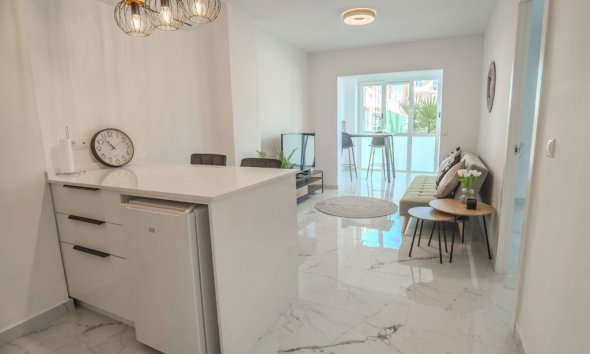 Resale - Apartment - Torrevieja - La Veleta