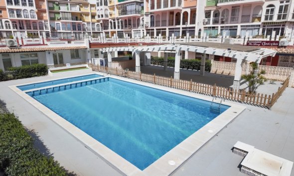 Resale - Apartment - Torrevieja - La Veleta