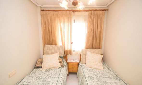 Resale - Apartment - Torrevieja - La Veleta