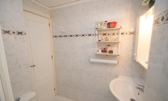 Resale - Apartment - Torrevieja - La Veleta