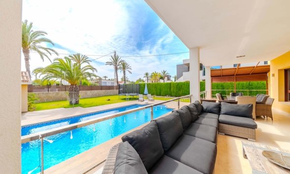 Resale - Villa - Orihuela Costa - Cabo Roig