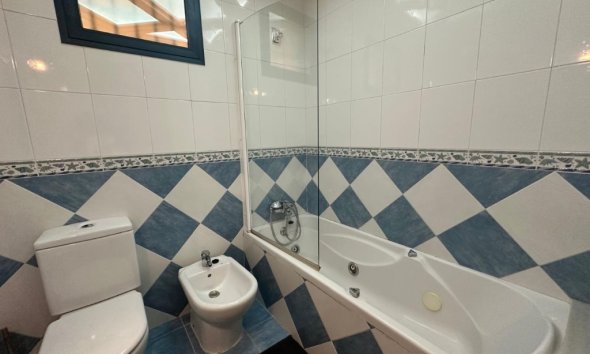 Resale - Apartment - Torrevieja - La Veleta