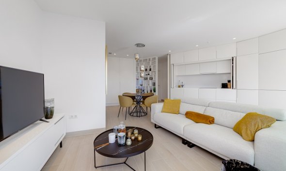 Resale - Apartment - Las Colinas - Las Colinas Golf