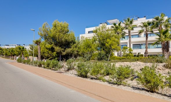 Resale - Apartment - Las Colinas - Las Colinas Golf