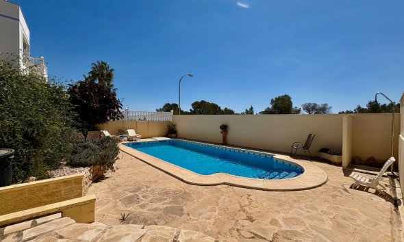 Resale - Villa - Orihuela Costa - Villamartin