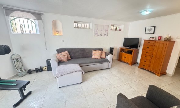 Resale - Villa - Orihuela Costa - Villamartín