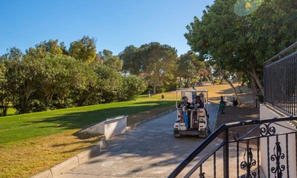 Resale - Villa - Orihuela Costa - Villamartín