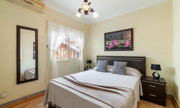 Resale - Villa - Orihuela Costa - Playa Flamenca