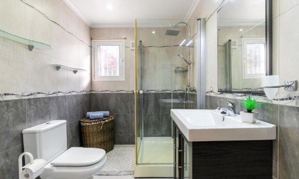 Resale - Villa - Orihuela Costa - Playa Flamenca