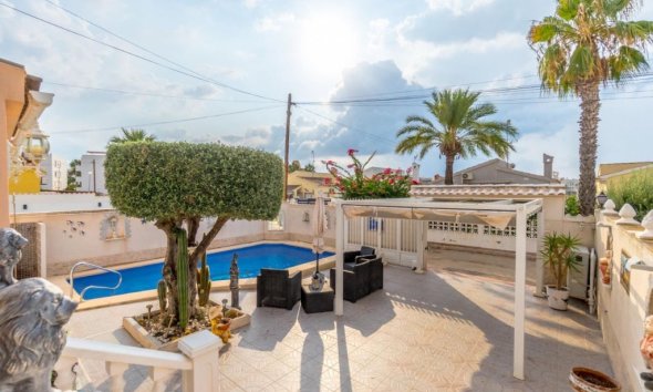 Resale - Villa - Orihuela Costa - Playa Flamenca