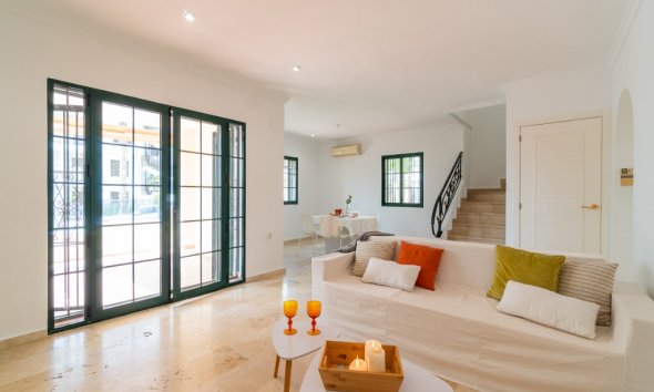 Resale - Villa - Orihuela Costa - Villamartín