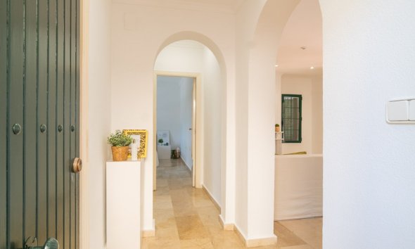 Resale - Villa - Orihuela Costa - Villamartín