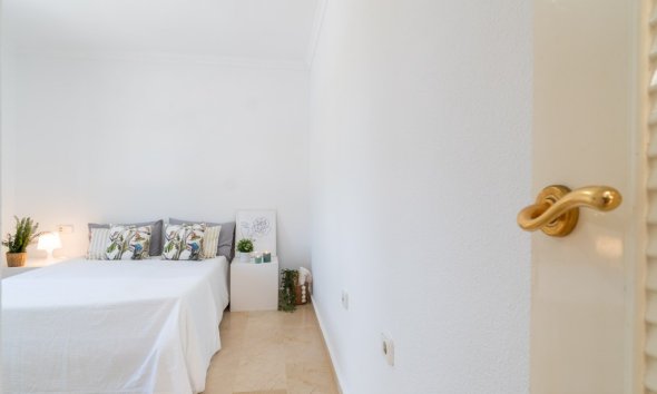 Resale - Villa - Orihuela Costa - Villamartín