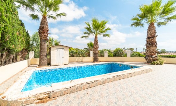Resale - Villa - Orihuela Costa - Villamartín