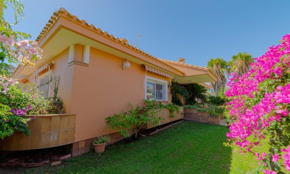 Resale - Villa - Orihuela Costa - Campoamor